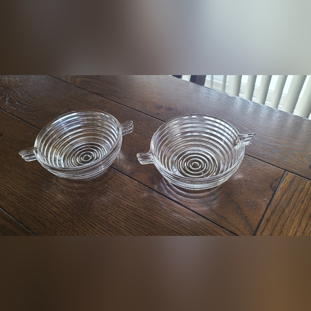 Pair of Anchor Hocking 'Manhattan ' bowls great for ice cream